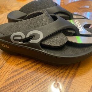 OOFOS Kids Black Slide Sandals